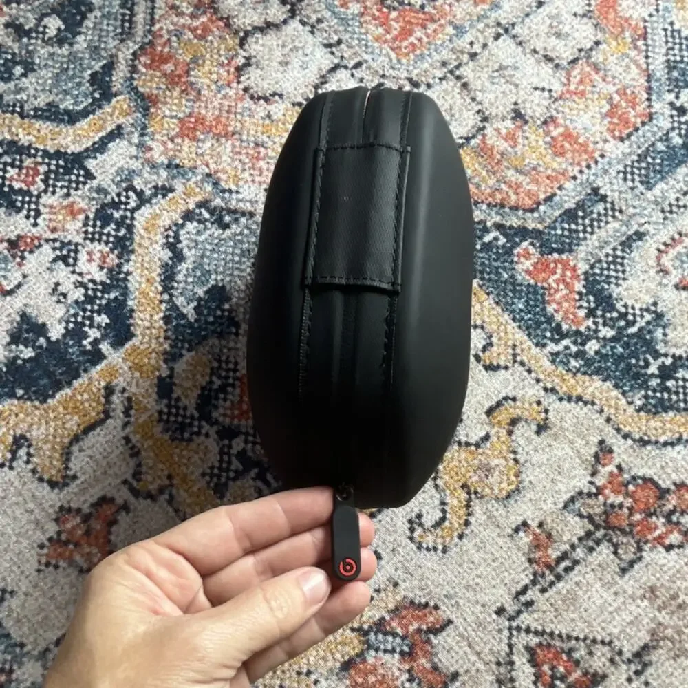 Beats Hard Shell Headphone Carrying Case Black w/ Red Beats Logo NO HEADPHONES